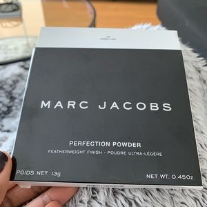 Marc Jacobs Perfection Powder in 100 Finish Line